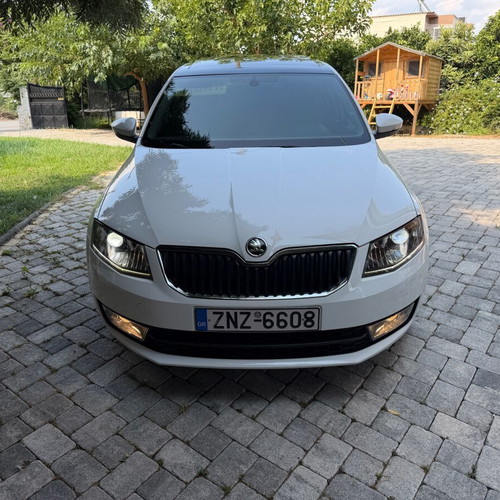 Skoda Octavia diesel DSG with panoramic roof, like new