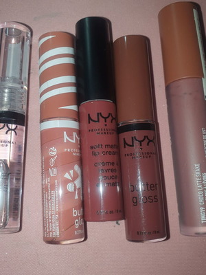 Nyx gloss set μεταχειρισμένο, δοκιμασμένα με σπάτουλα