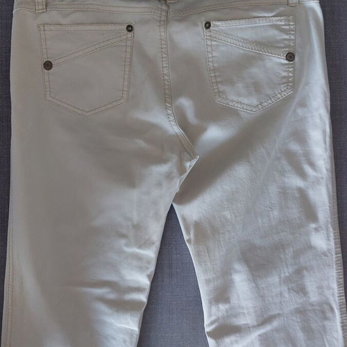 Attrattivo women's white pants like new, size 31