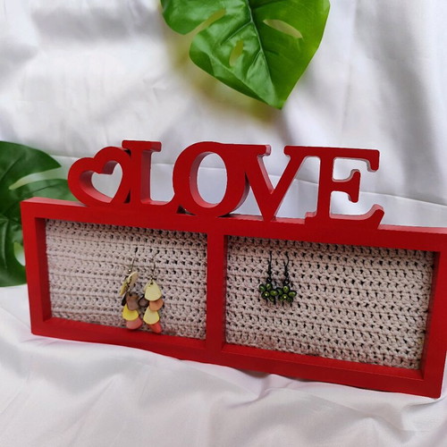 Earring frame like new, knitted, red