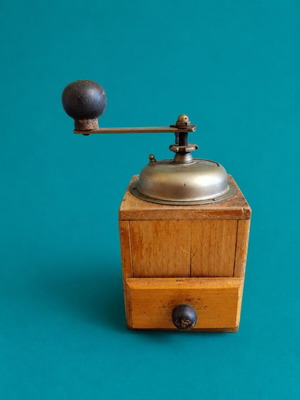 Vintage hand coffee grinder used, German style 1940s-1950s