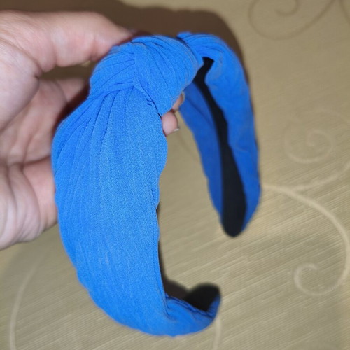 Stradivarius blue hairband used