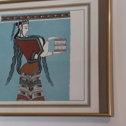 Mycenaean colored paintings used from frescoes and golden offerings