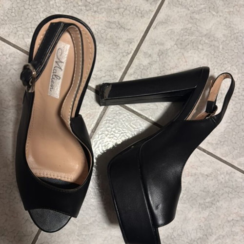 Amelia black pumps size 39 used with minor heel wear
