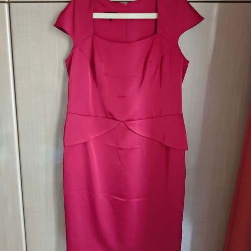Lucifair women's dress fuchsia satin like new, slim fit