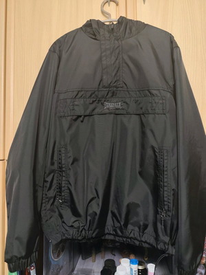 Lonsdale waterproof windbreaker new, size S, black