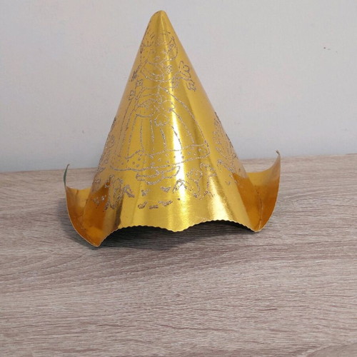 Metallic princess hats pack of 4 like new, 1970