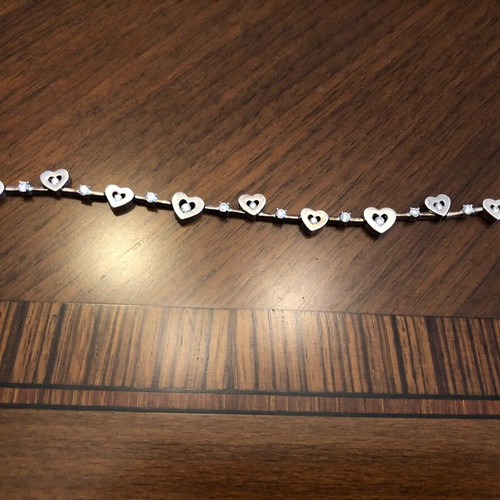 Silver bracelet used with heart design 925