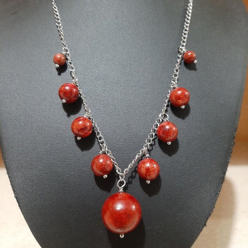 Necklace and earrings set with coral in steel, 50 cm length, new