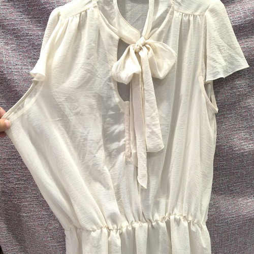 Thin summer blouse with bow like new, size L, ecru color