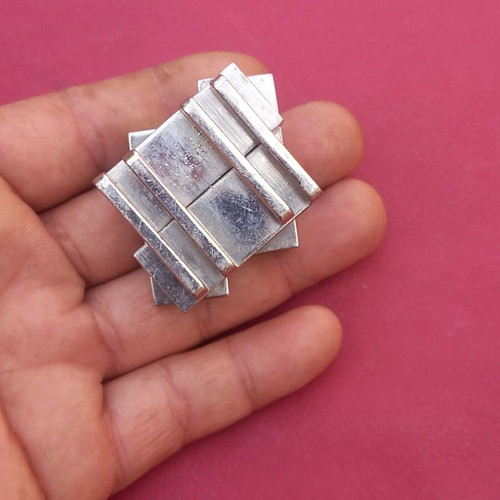 Metal puzzle brain teaser, difficulty level 5/6