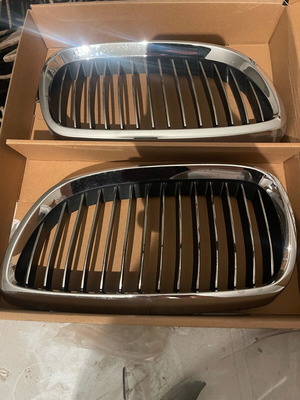 BMW E92 kidney grilles like new