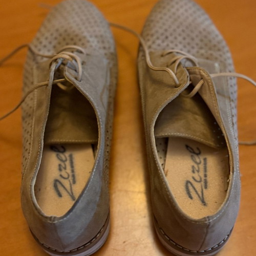 Zizel women's beige suede oxford shoes like new, size 39