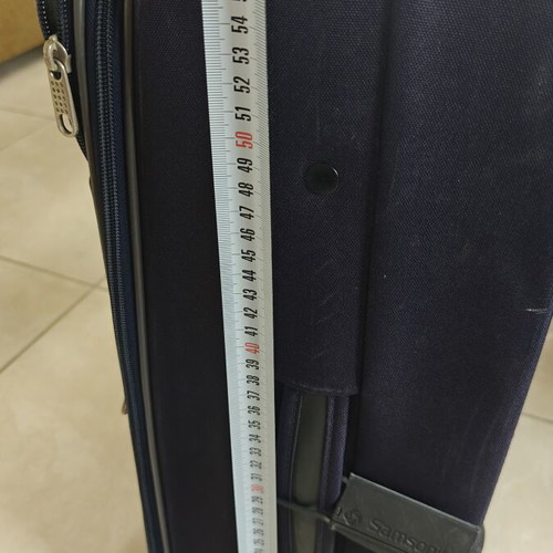 Samsonite suitcase used, blue with 2 wheels and handle, 60x35x20 cm