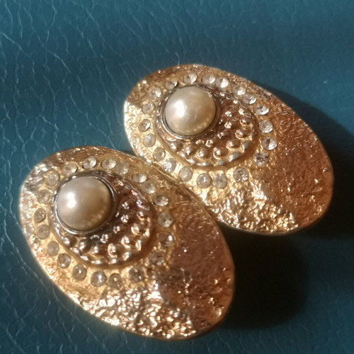 Vintage clips faux bijoux used, gold with pearl and rhinestones