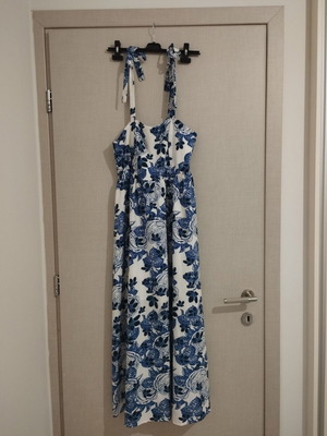 Maxi women's dress like new, blue and white floral pattern, Shein