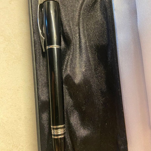 Montblanc pen like new with box
