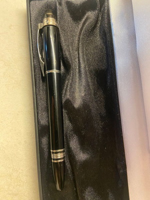 Montblanc pen like new with box