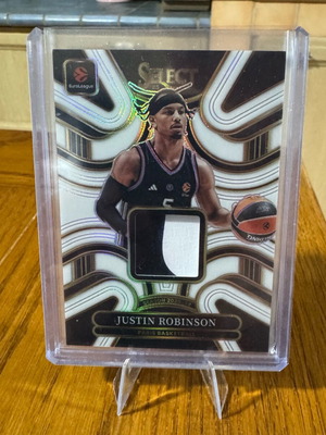Justin Robinson Patch /49 basketball card