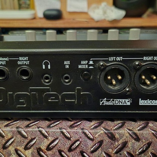Digitech RP355 guitar effects pedal