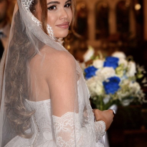 Melia Wedding Dress lace gown like new, size S