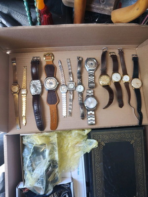 Branded watches like new, collectible set of 14 pieces