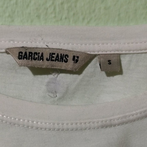 Women's Tshirt white like new, size M