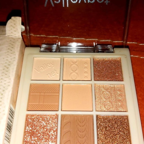 Mini eyeshadow palette with glitter new