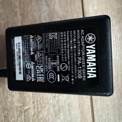 Yamaha PSR-E233 keyboard used with original power supply and adjustable stand