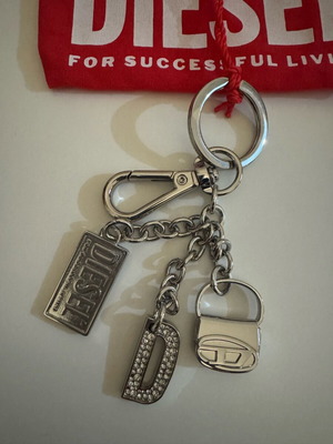 Diesel keychain new, silver with tag and pouch