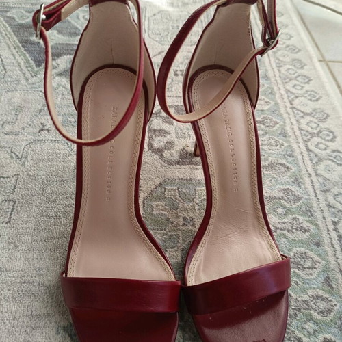 Burgundy Zara sandals like new, size 38