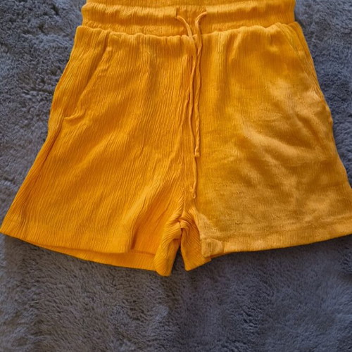 Girls' clothes like new, 3 tops and 3 shorts, multicolor, size 12-13