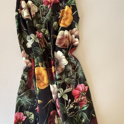 Floral Mini Dress like new, sizes XS/S with belt loops