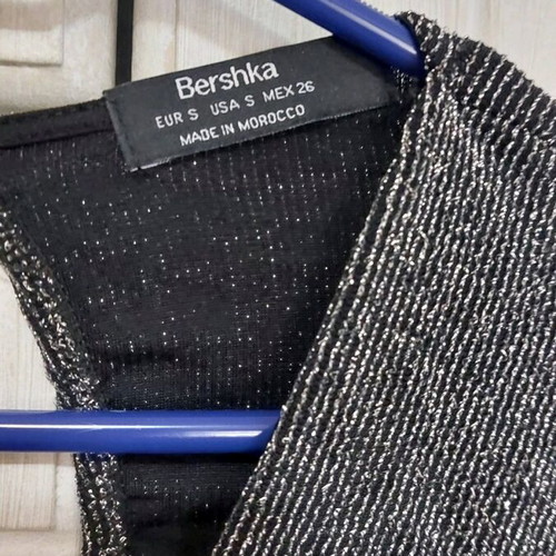 Bershka women's top like new, black-silver with wrap design