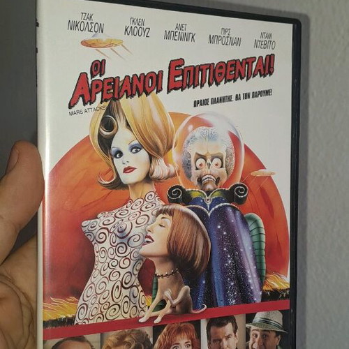 Mars Attacks DVD like new, comedy with subtitles