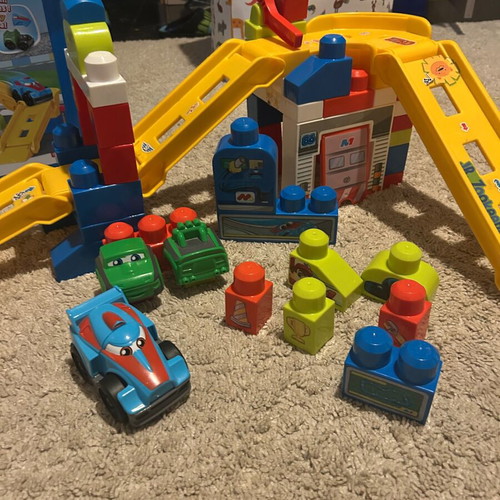 Mega Blocks First Builders Race Car Garage set like new with 60 pieces