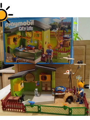 Playmobil 9276 Cat Shelter with Box and Extra Animals
