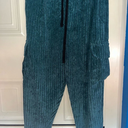 Carter Cargo men's oversized pants new, size M, green