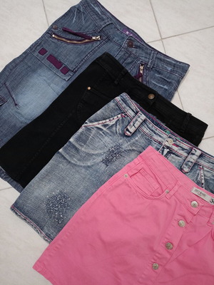 Mini denim skirts pack of 4 size M like new