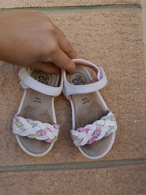 Exe kids leather sandals size 25 like new, white and pink