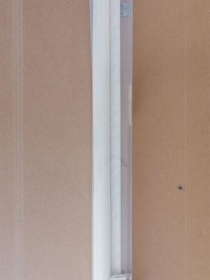 Light filtering roller blind like new