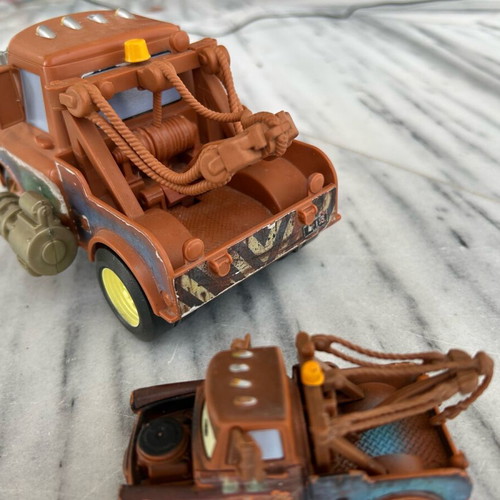 Cars Macqueen Big Daddy used, authentic Disney, with weapons and flag