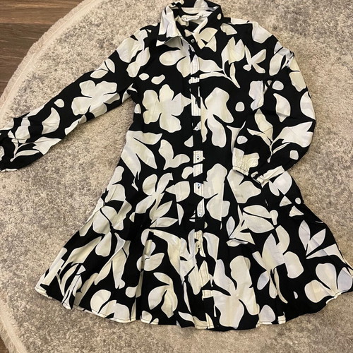 Stradivarius Floral Shirt Dress XS like new, black and white