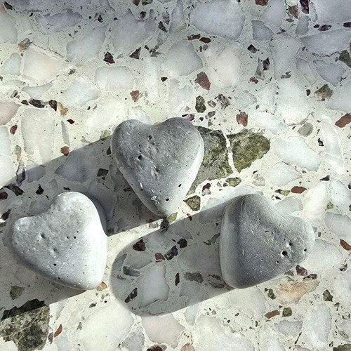 Set of 3 handmade concrete hearts