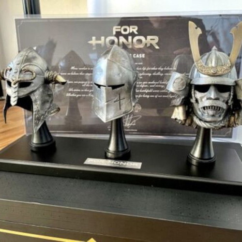 Warrior helmets miniatures like new