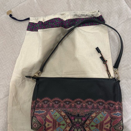 Etro shoulder bag like new, black with colorful pattern