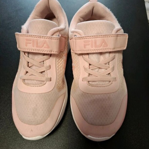 Fila athletic shoes size 34 like new