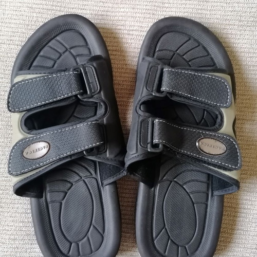 Men's sandals size 42, new, lightweight with Velcro straps