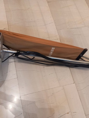 Carpet sweeper with minimal use