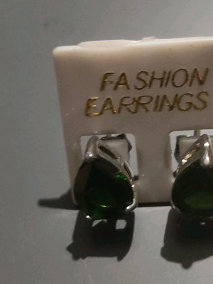 Fashion earrings green teardrop new